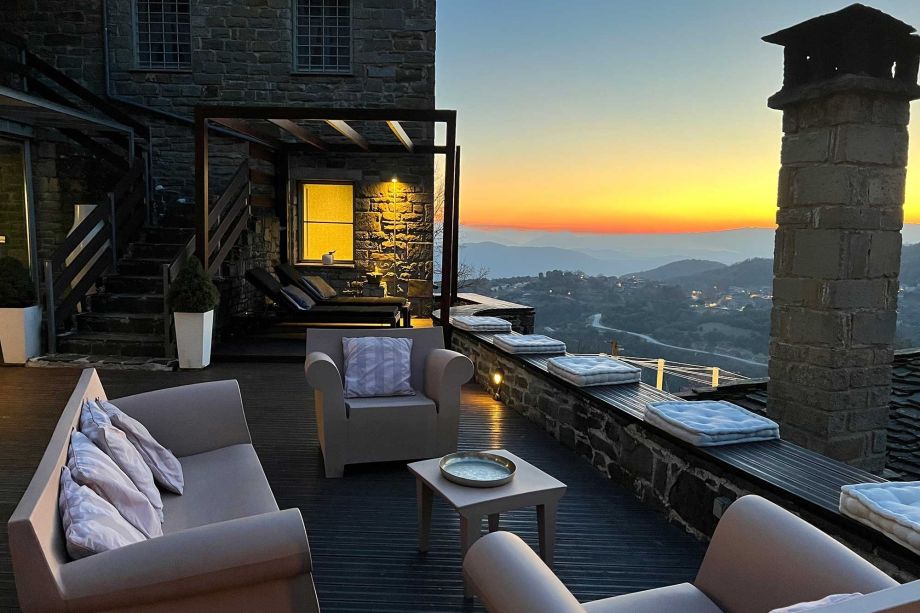 וקרה הררית ואופי הרפתקאות  VIP 4X4 בשטח ביוון