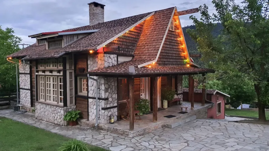 וקרה הררית ואופי הרפתקאות  VIP 4X4 בשטח ביוון